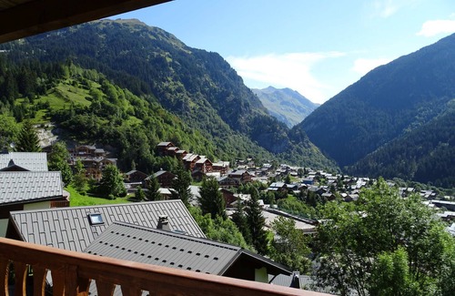 Champagny-en-Vanoise Apartment | Charming bright duplex with covered parking near gondola