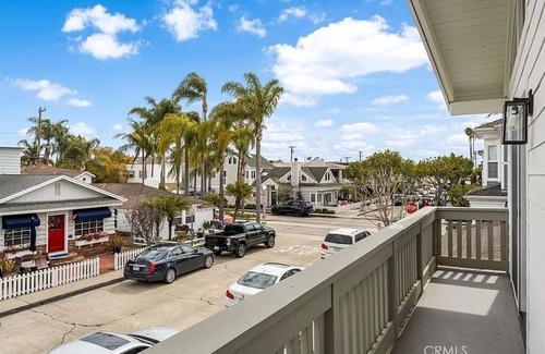 Balboa Island House | Charming Balboa Island Retreat