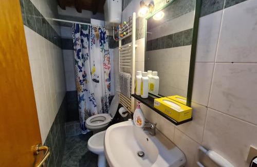 Chiesina Uzzanese Apartment | Charming base in Tuscany