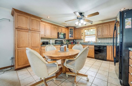 Battle Creek Cottage | Charming Battle Creek Cottage w/Dock!