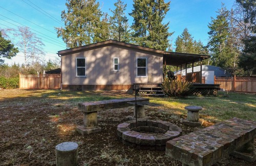 Ocean Park House | Charming Bay Front Privacy.