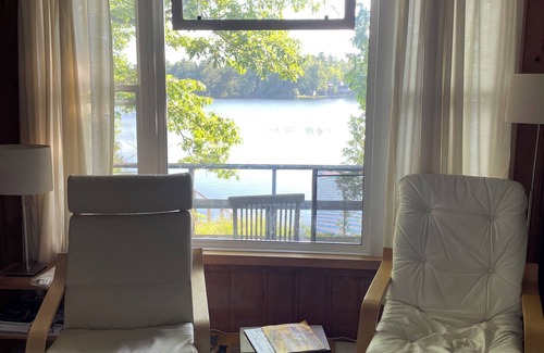 Havelock-Belmont-Methuen Cottage | Charming bayside Kawarthas cottage with antique finishes and original art