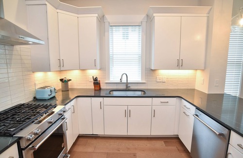 Cape Charles House | Charming Bayside Retreat – Walk to Beach & Life Center Pools!