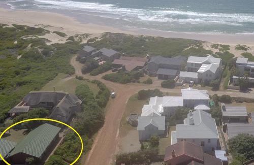 Cape Saint Francis House | CHARMING BEACH BUNGALOW