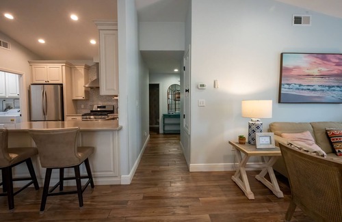 Avalon Beach Estates Cottage | Charming Beach Cottage, Beach Chair Service Included