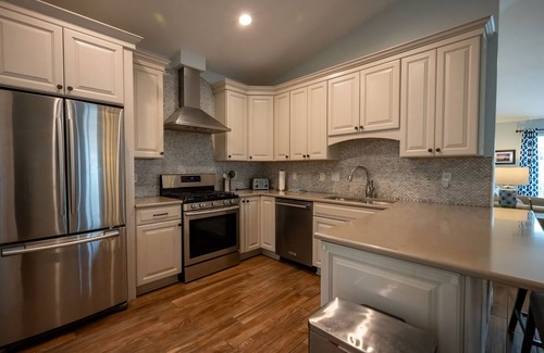 Avalon Beach Estates Cottage | Charming Beach Cottage, Beach Chair Service Included