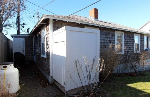 Brewster Cottage | Charming Beach Cottage steps from Brewster Flats Cape Cod Bay