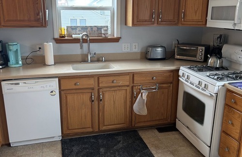 Long Branch House | Charming beach house - 5 minutes from the beach!
