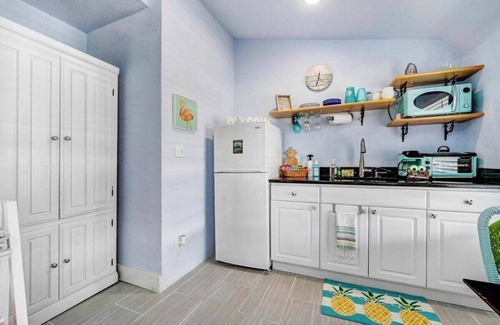 Horton Shores Apartment | Charming Beachside Studio w/Pool, Hot Tub, Walk to Flagler Ave & Beach
