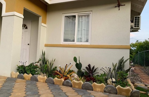 Arvonia Bed & Breakfast | Charming bed & breakfast with 2 bedrooms and AC in lovely Arvonia