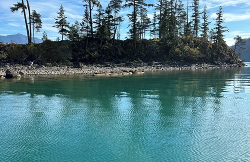 Kent Bed & Breakfast | Charming Bed & Coffee in Agassiz 10 min to Harrison Hot Springs & Harrison Lake