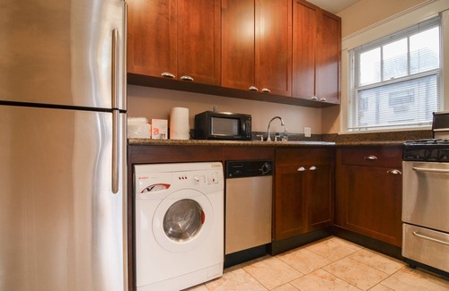 Belltown Condo | Charming Belltown Corner Studio
