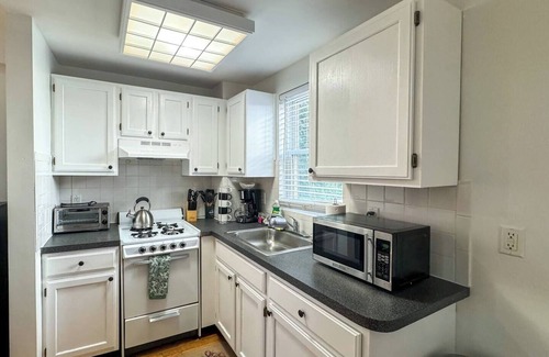 Riverside Apartment | Charming Bi-Level Townhouse near Harvard & MIT