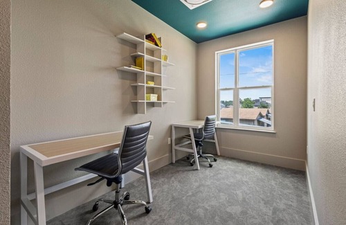 Oak Cliff Apartment | Charming Bishop Arts Suite | Gym + Yoga