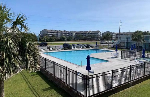 Atlantic Beach Condo | Charming Bogue Shore Condo #127- Renovated, across from beach access