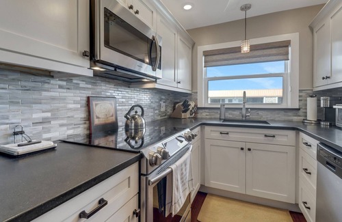 Moorings Condo | Charming Bordeaux Club Condo-panoramic Gulf views in The Moorings, Naples