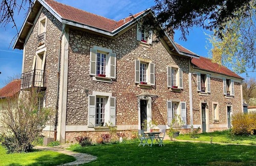 Jouy-sur-Morin House | 🏡 Charming Bourgeois House – 1h from Paris – 12 Guests – Large Garden