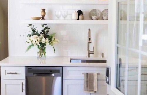 Linden Hills House | Charming Boxwood Cottage in Linden Hills