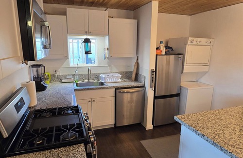 Madera House | Charming BRAND NEW 2BR house with WiFi & AC, in beautiful Madera Ranchos.
