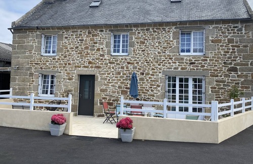 Guisseny House | Charming Breton stone house