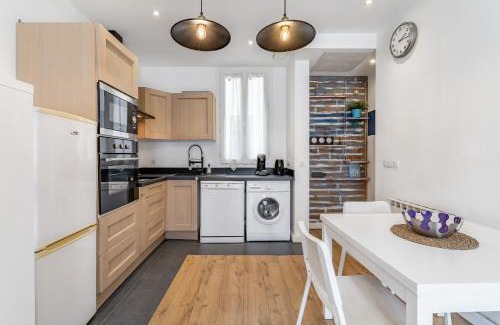 1st Arrondissement Apartment | CHARMING BRIGHT AND EQUIPPED APARTMENT