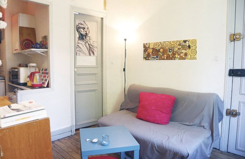 Quartier de la Chapelle Apartment | Charming Bright Apartment Near Montmartre