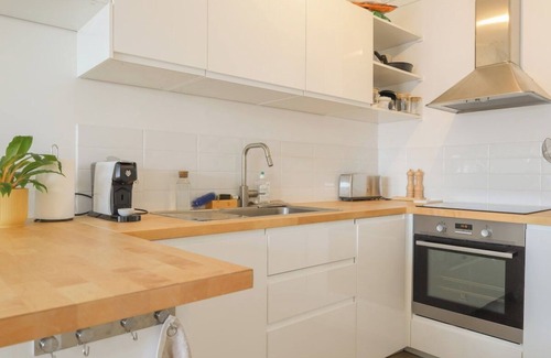 Quartier de Rochechouart Apartment | Charming Bright Apartment - Paris 9th