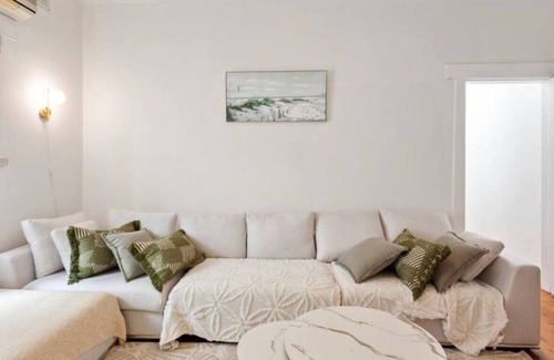 Bronte House | Charming Bronte Beach Getaway