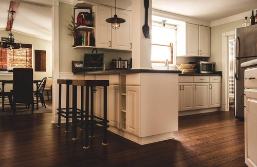 Eggertsville House | Charming Buffalo suburb home. Close to downtown and Niagara Falls