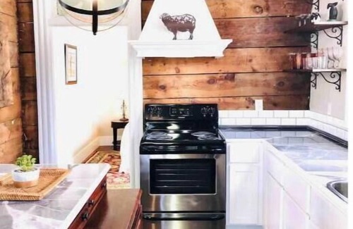 Hot Springs House | Charming Bungalow- great location & price!