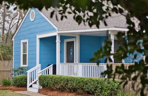 Laurel House | Charming Bungalow in Historic Laurel, Pet Friendly