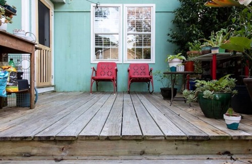 Riverland Terrace House | Charming Bungalow in a Quaint Neighborhood