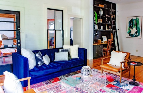 Dawson House | Charming bungalow & studio near downtown & SoCo