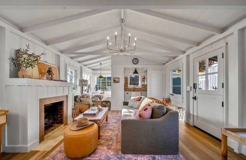 Laguna Beach Cottage | Charming Bungalow meticulouslynfurnished and designed.