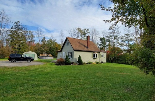 Angola House | Charming Bungalow with a pool