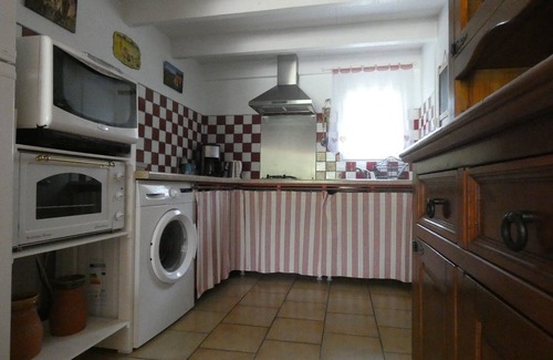 L'Isle-sur-la-Sorgue Cottage | Charming cottage in guest house on 6700m2 property, swimming pool, large garden