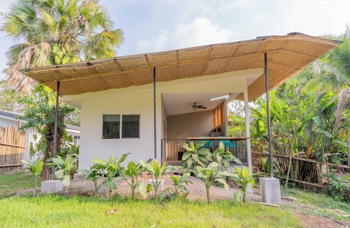 Manzanillo Apartment | Charming Casita at Manzanillo Beach