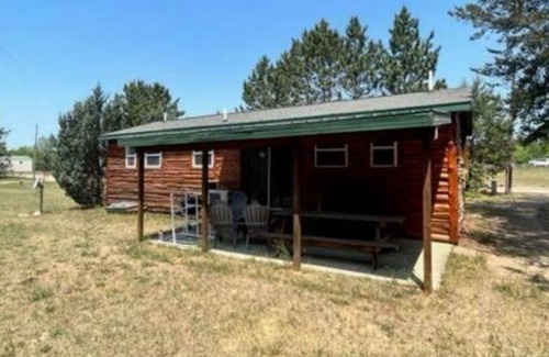 Thompsonville Cabin | Charming Cabin in Thompsonville. Minutes from Crystal Mountain Resort.