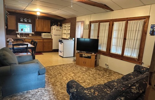 Prudenville Cabin | Charming cabin near Houghton Lake in peaceful Prudenville with AC!