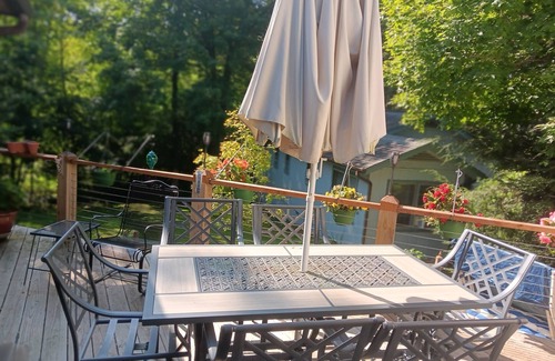 Pineola Cabin | Charming cabin nestled in a Blue Ridge mountain resort near ski resorts.