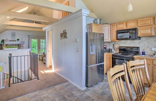 Newman Lake Cabin | Charming Cabin on Newman Lake w/ Boat Dock!