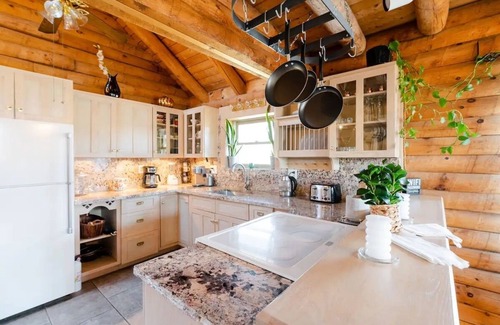 Tunkhannock Cabin | Charming Cabin Retreat - Hot Tub, Sauna + Pool!