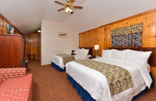 Cody House | Charming Cabin Setting! 4 Family-Friendly Units, On-site Pool!