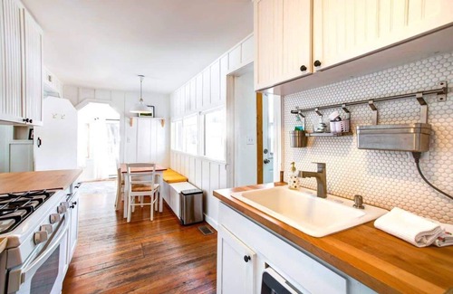 Woodland Park Cabin | Charming Cabin w/Hot Tub, Walk to Main St!