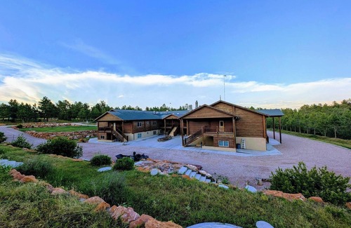 Hot Springs Cabin | Charming cabin with 1 bedroom and WiFi, AC in serene Custer