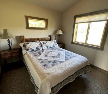 Virginia City Ranches House | Charming Cabin with Mountain Views Near Madison River in Ennis, Montana