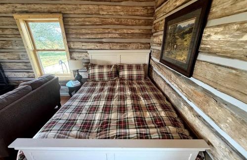Ennis House | Charming Cabin with Pond and Mountain Views near Downtown Ennis, Montana