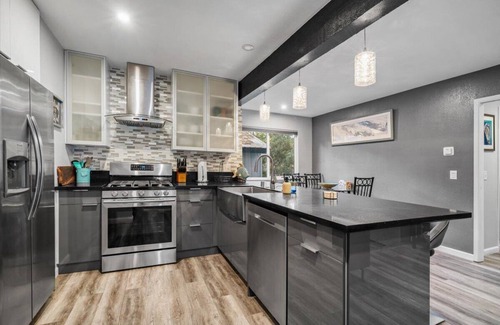 Lodge Hill House | Charming Cambria Retreat w HotTub, Sleeps 8, FirePit, 5 min to Coast/Main St