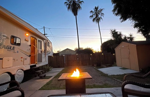 Rolando Park House | Charming Camper in Prime La Mesa Location – WiFi & inside parking Included