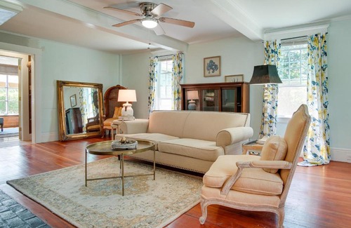 Hyannis House | Charming Cape Cod Home Less Than 1 Mi to Ocean and Marina!